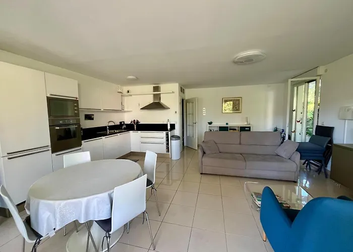 Chemin Des Iles Antibes